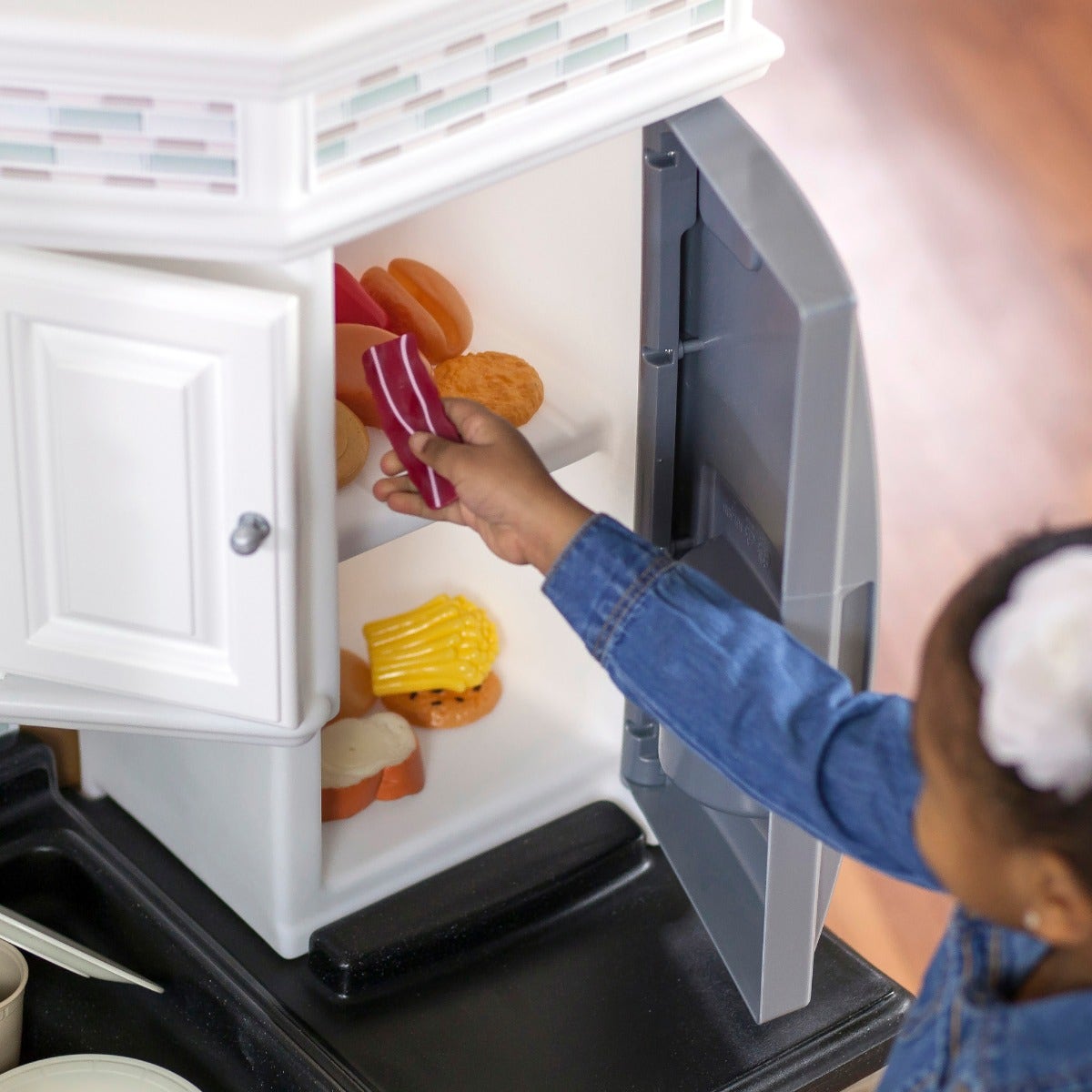 Dream Kitchen with Extra Play Food Set from Step2